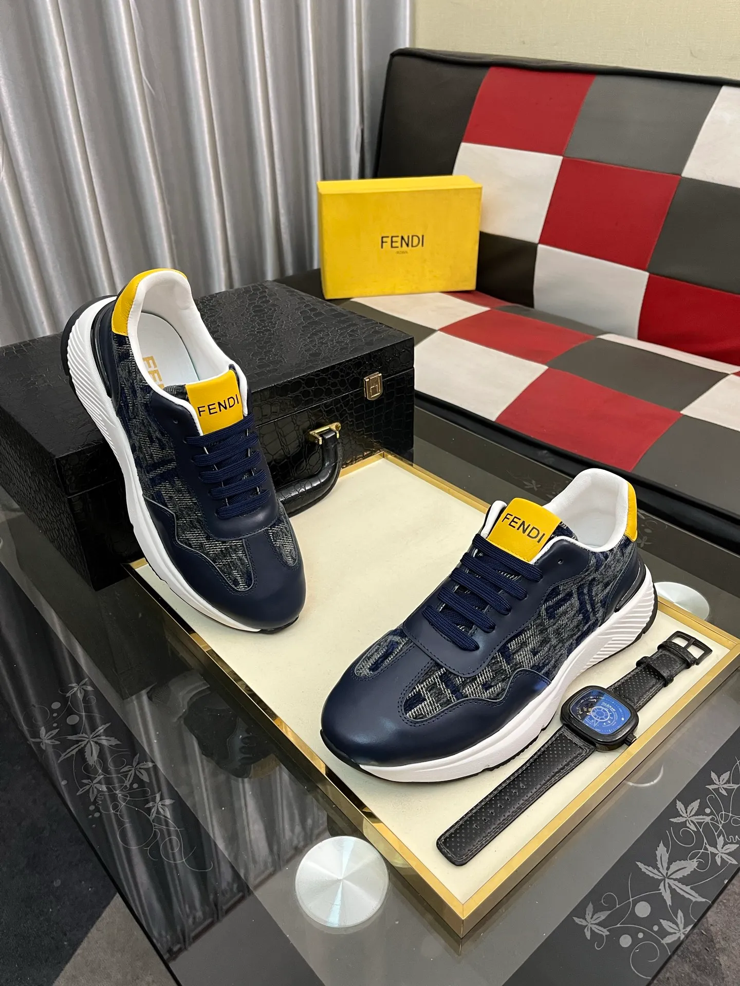 Men's Men's Shoes💰458⌚️⌚️[Fendi] Fendi's latest casual shoes for men! Available at counters simultaneously! A one-to-one replica of the original. Made entirely of imported top-grain calfskin, the interior is made of top-grain water-dyed cowhide, and the original factory-supplied rubber outsole. Leading new fashion concepts. Matching code: 38-443️⃣Colors available